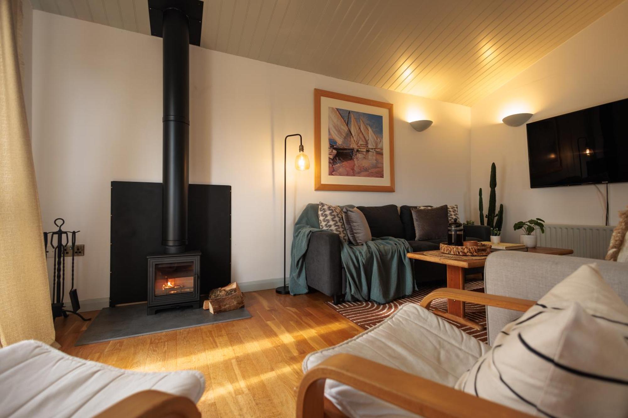 הוילה קרייסטצ'רץ' The Retreat, Waterfront & Log Burner מראה חיצוני תמונה
